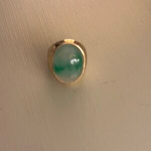Vintage 14K gold Jade ring